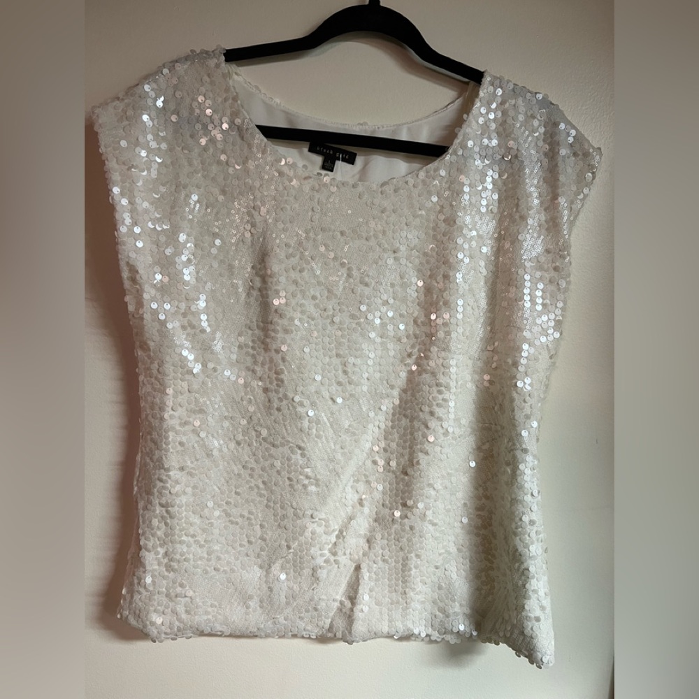 NWOT BLACK GOLD BRAND LOVELY SEQUINS TOP